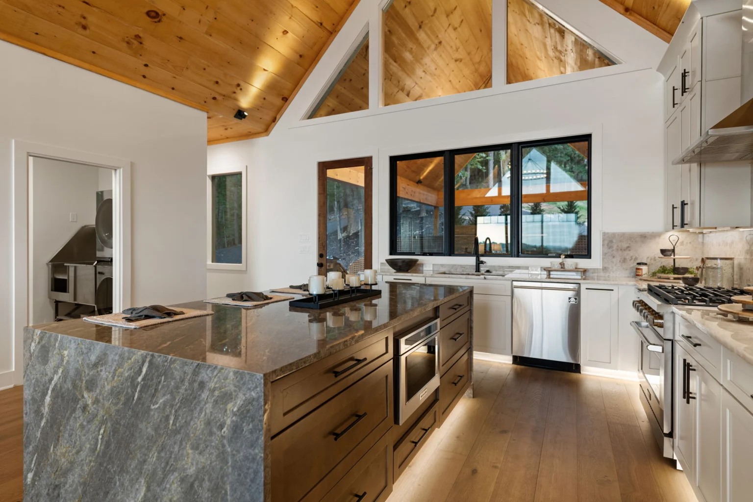 Kitchen island and the great room, View Finder I
