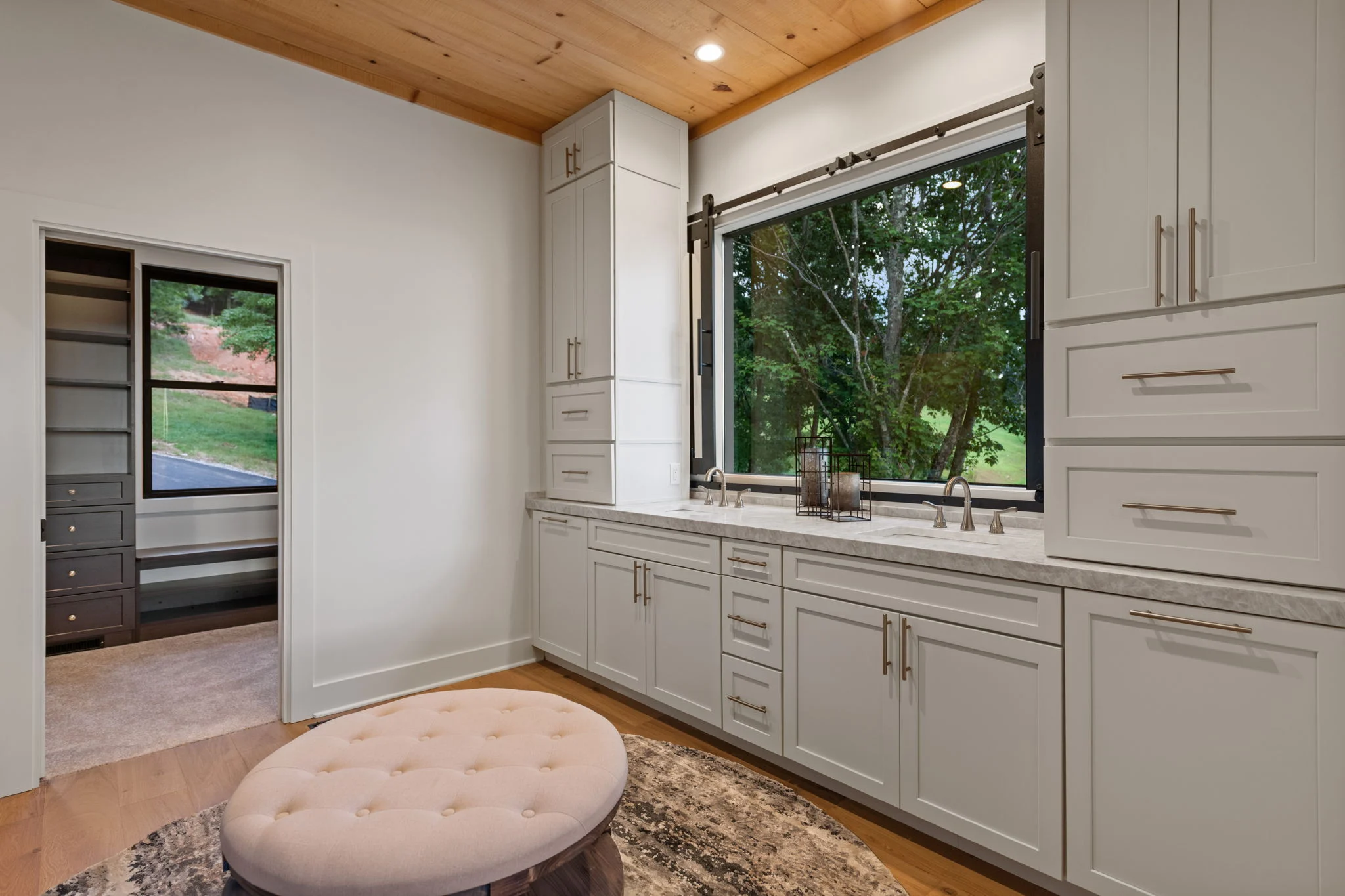 Primary bathroom double vanity, View Finder I