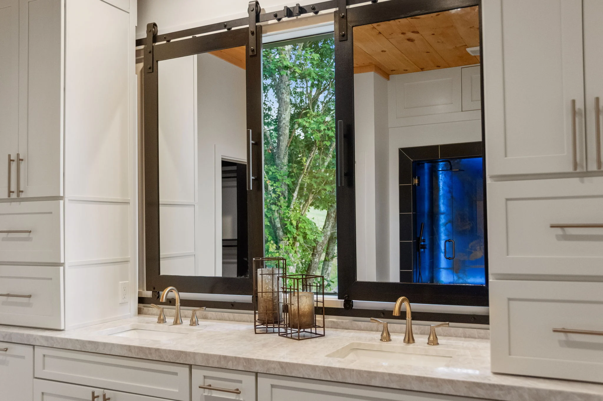 Primary bathroom double vanity, View Finder I