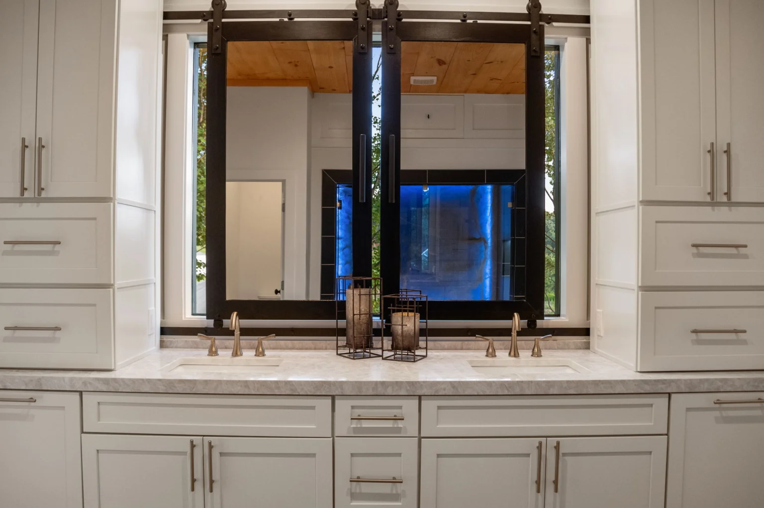 Primary bathroom double vanity, View Finder I