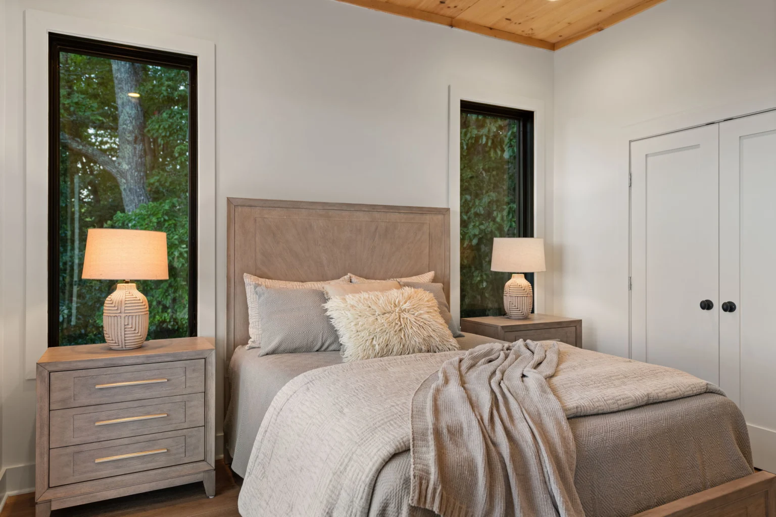 Main-level queen bedroom, View Finder I