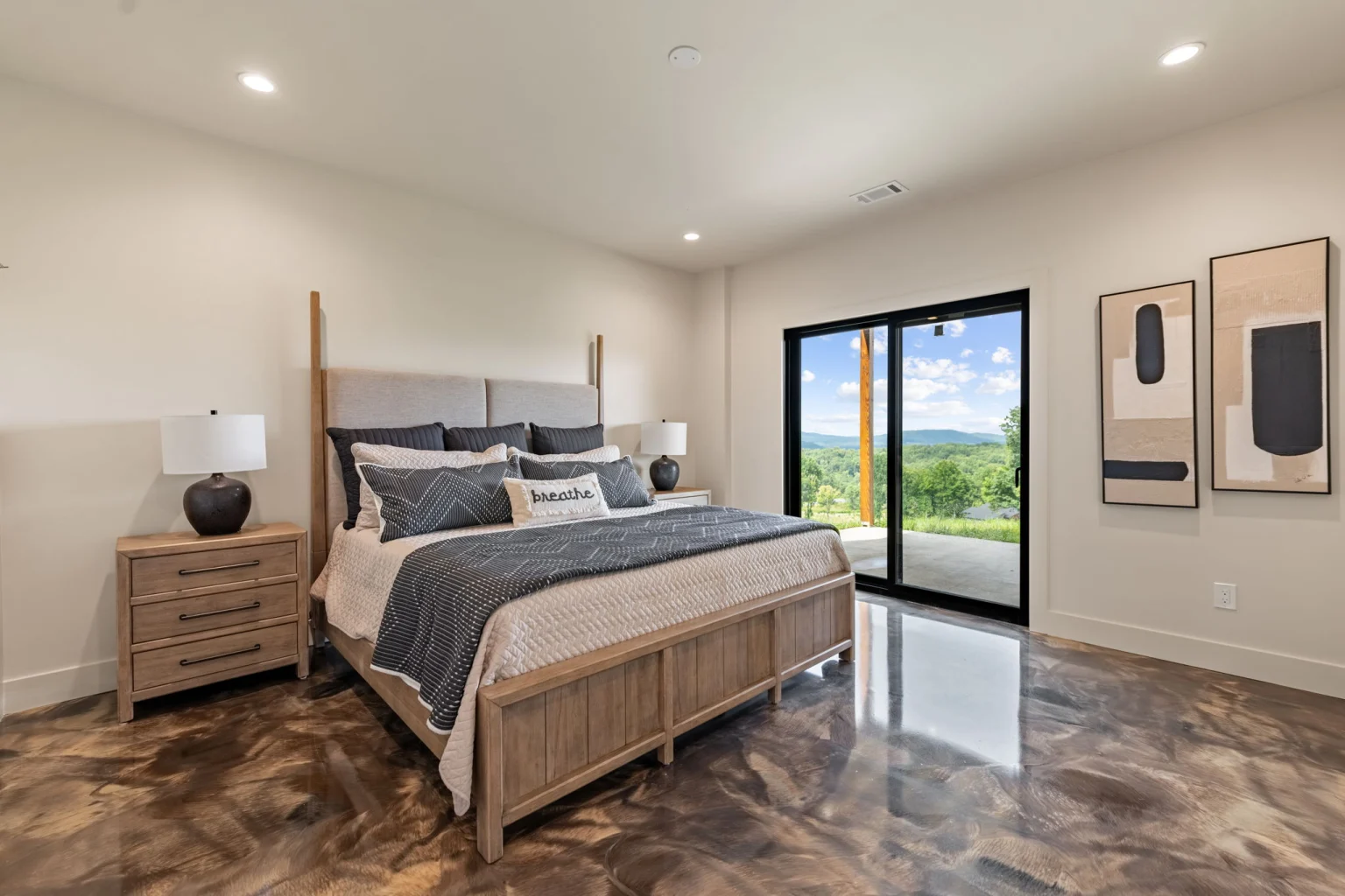 Terrace-level king bedroom, View Finder I
