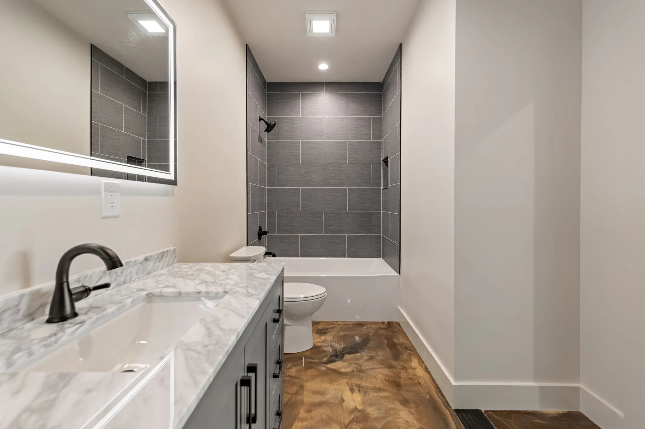 Terrace-level bathroom with a double vanity, View Finder I