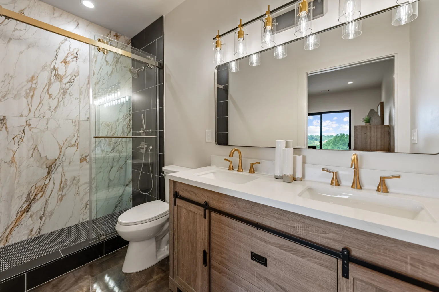 Bathroom with a glass shower, View Finder I