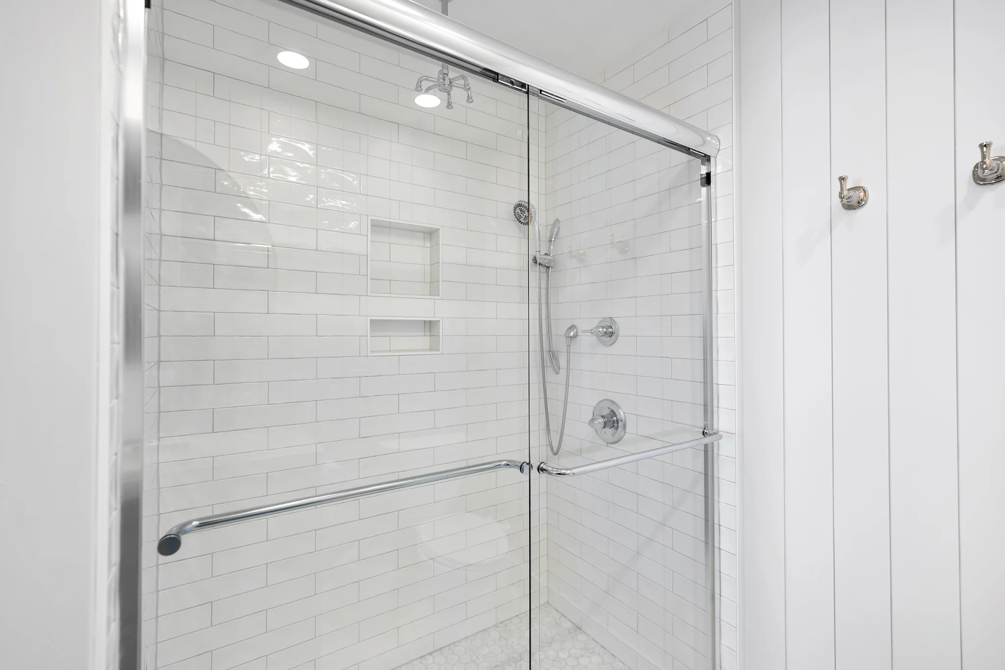 Tiled walk-in shower, SouthWind East