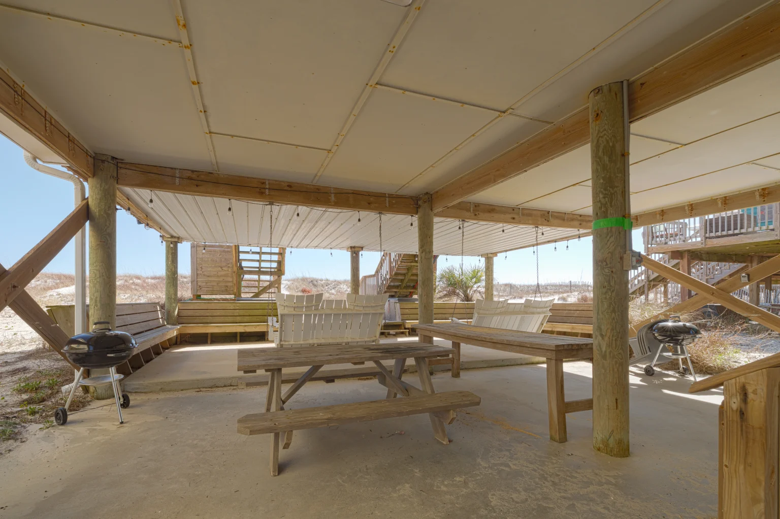 Covered picnic area under the house, SouthWind West