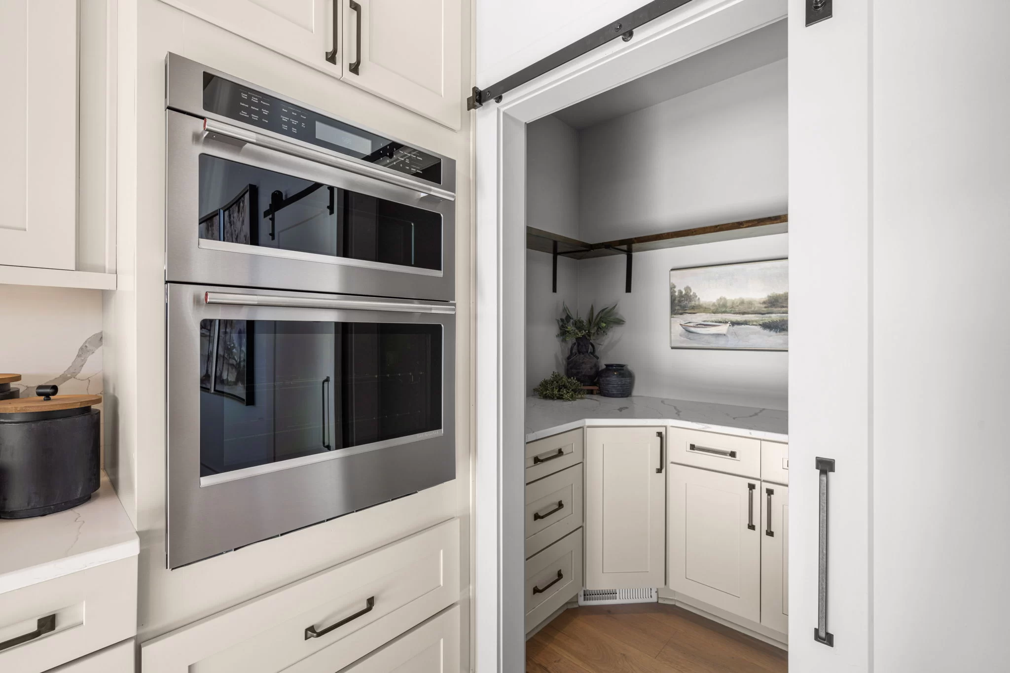 Wall ovens and the butler's pantry, View Finder II